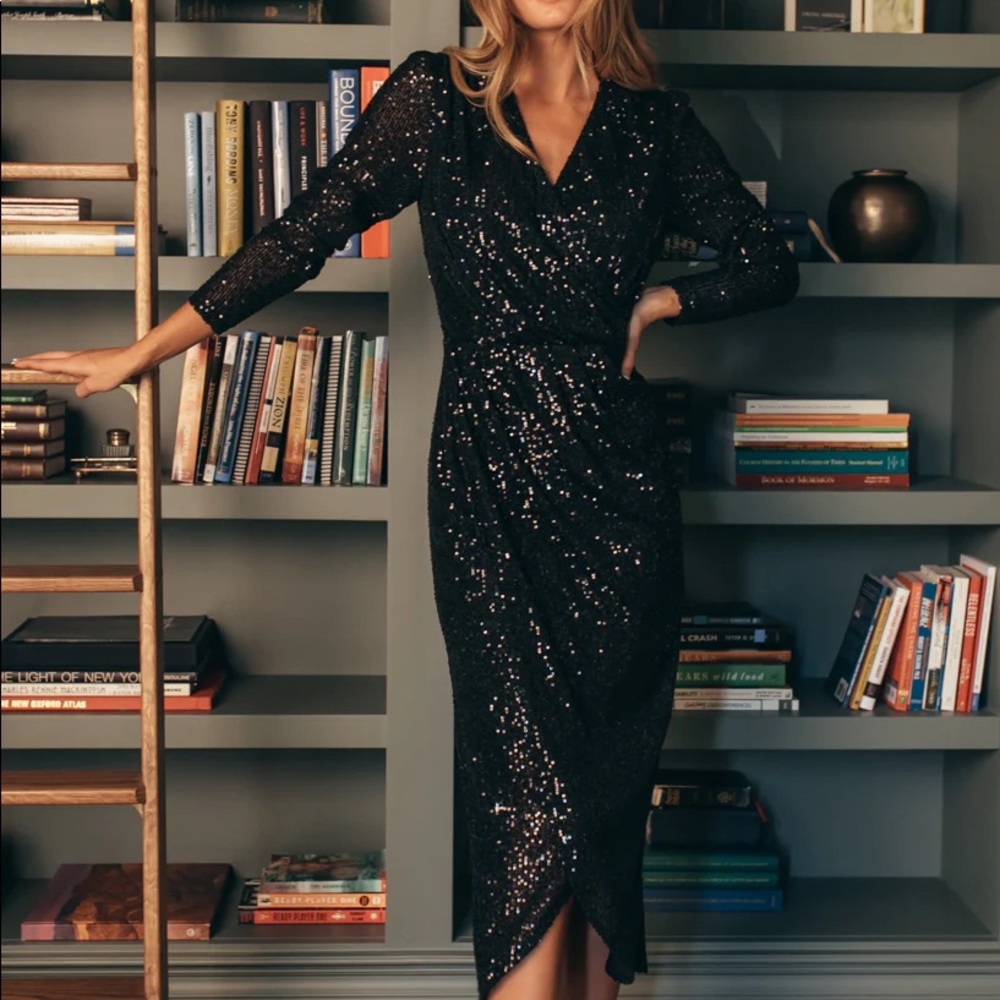Ivy City Co Starstruck sequin dress in black M